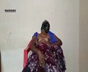 मस्त फिगर वाली भाभी फोन पर पति से बात करने के बाद मूठ मारते from telugu lady khushbu aunty fucking sex videos 3gponay miraj xxx sex