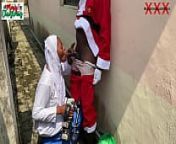 Christmas came earlier for na&iuml;ve 18yo press girl on Hijab as Santa gave her hot Fuck outside the compound while she tries the new school camera (Watch hot full videos on RED) from school girl sex v