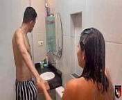 Tomando Banho Com Minha Prima from sexy cousin taking shower filming selfie