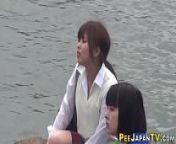 Pissing japanese teenagers get watched from uro chithi
