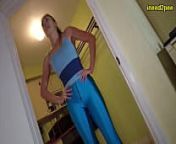 girls desperate to pee wetting her panties and tight jeans pissing from wetset wet diaper under her