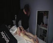 Расслабляющий массаж закончился мастурбацией и спермой для нее from massaggio rilassante per lei con sborrata per lui