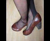 bicolored pantyhose and brown leather pumps, shoeplay by Isabelle-Sandrine from isabelle ra