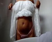 Hermosa latina desnuda en el ba&ntilde;o, tetas naturales perfectas. video casero from xvideo borama nago khawan