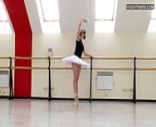 Manya Baletkina shows incredible flexibility from nude black bend over show