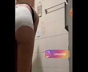 Novinha limpando Banheiro de shortinho Bigo Live Parte 3 from columbia bigo live arwen 1 sex videos