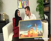 Hot woman in a hijab chose some pictures and some sex from foto bugil arab muslim sex
