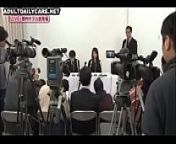 Japanese wife undressed,apologized on stage,humiliated beside her husband 02 of 02-01 from meet su tv