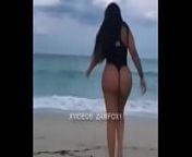 EN LA PLAYA CON MI AMIGACULONA COLOMBIANA from colombian with a big ass gets fucked by argentina right after fucking her best friend