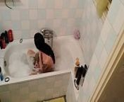 Hidden cam in a slim teen girls bathroom pt1 HD from hidden cam cute girl bathing in open area