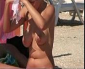 Amateurbeachspy.com - Perfect tits topless beach babe from nude beach milf