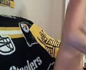 Its Cleo Puts A Vib On Her Clit With Her Team Flag Stuck In Her Cunt! from xxxr vib