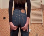 Squirt in Levis jeans from levy wilgen