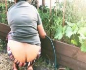 Beautiful girl flashes her buttcrack in the garden from yang desi muslim girl boss