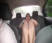 Hot brunette had no money so she paid him with a hot masturbation show for the driver from 美女直播充值多少钱一点gd698 com uwqh
